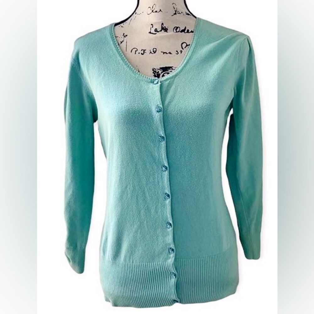 🐬Charlotte Light Blue, Button Down, Long Sleeves, Lightweight Cardigan. Med